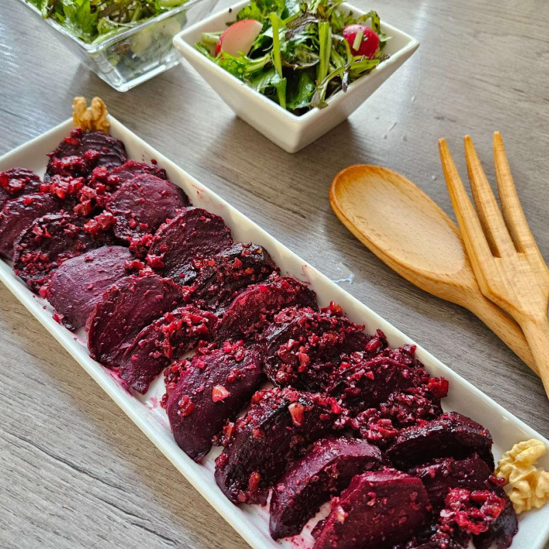 Gebackene Rote Bete mit Walnüssen