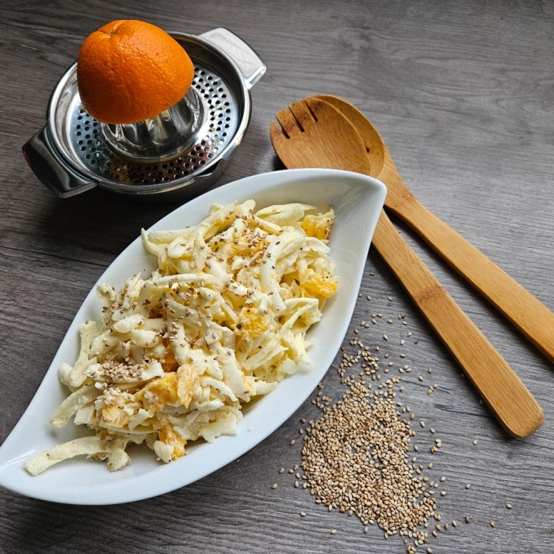 Pastinakenfrischkost in Orangen-Rahm-Soße