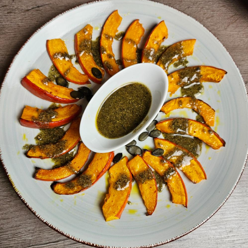Kürbisecken mit Kürbiskernpesto