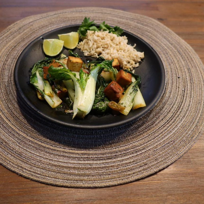 Asiatische Pak Choi Tofu-Pfanne